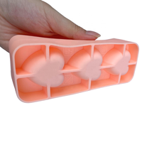 Bac à glaçons en silicone de qualité alimentaire en forme de cœur rose avec couvercle transparent de type entonnoir