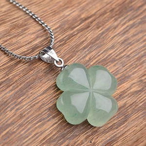 Collier pendentif trèfle à quatre feuilles en aventurine verte naturelle, bijou porte-bonheur fait main en pierres précieuses pour femme, vente en gros - Product Image 4