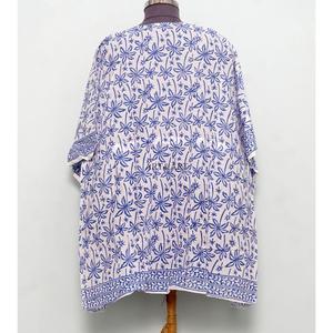 Kaftan en pur coton très demandé pour femmes, imprimé floral délicat, coupe ample, tenue décontractée d'été, idéal pour la plage. - Product Image 4