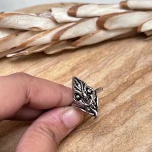 Anillo Gótico Tribal para Mujer, Chapado en Plata Oxidada, Joyería de Latón, Diseño Audaz, Regalo y Fiesta de Aniversario, Venta al por Mayor - Product Image 3