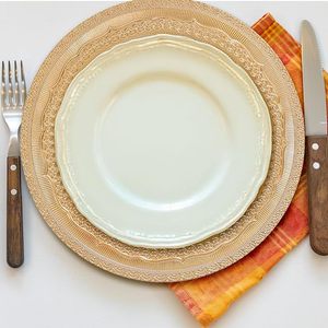 Assiette de présentation de luxe avec bordure en perles, accessoire haut de gamme pour la mise en scène de table de mariage et de banquet - Product Image 5