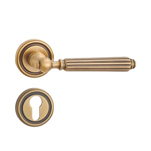 Juego de cerradura de palanca de puerta de latón antiguo europeo estilo moderno superventas para hoteles ventanas Material de aluminio de acero inoxidable - Product Image 1