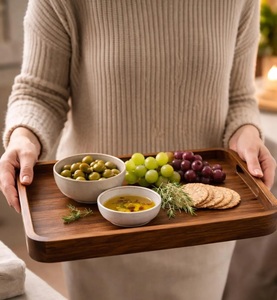 Bandeja de Servir de Madera de Nogal Lacada con Asas, Estilo Rústico, Moderna, para Desayuno, Mesa de Café, Bandeja de Servir Hecha a Mano para Cocina o Escritorio - Product Image 2
