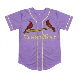 Camiseta de Béisbol Personalizada del Fabricante, Color Morado Claro, Manga Corta, con Botones, Impresión Serigrafiada, Transpirable, Unisex, para Adultos - Product Image 1