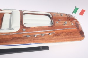 RIVA AQUARAMA ÉDITION SPÉCIALE |   Finition bois, coque blanche, options de revêtement multicolores pour la décoration intérieure de luxe et les cadeaux - Product Image 4