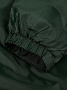 Veste coupe-vent décontractée en toile pour homme, idéale pour les sports d'hiver et les activités de plein air, avec capuche intégrée, doublure polaire, imperméable, respirante et teinte unie sur le devant. - Product Image 5