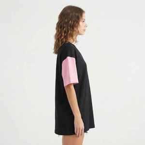 T-shirt décontracté à col en V et manches courtes pour femme Hawk Eye, coupe ample, bicolore noir et rose, 100 % coton, avec logo imprimé - Product Image 5