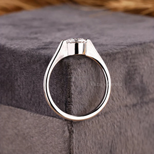 Bague de fiançailles Solitaire en diamant cultivé en laboratoire certifié IGI coupe brillante avec lunette en or blanc bague de mariage pour femme - Product Image 5