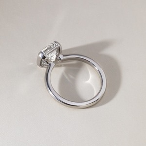 Anillo de Compromiso Sostenible con Diamante Cultivado en Laboratorio de 2 Quilates, Corte Asscher, Media Montura, Oro de 14K, Certificado IGI - Product Image 6