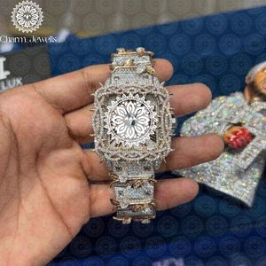 Montre de luxe rectangulaire dorée Charm_Jewells 38 mm à quartz analogique avec lunette sertie de diamants pour homme - Product Image 3