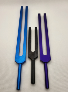 Diapasons Solfège colorés non lestés, lot de 3 avec étui et marteau, fréquence précise - Product Image 4