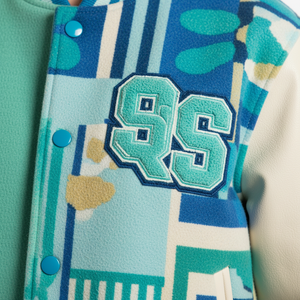 Chaqueta Varsity con Capucha para Mujer, Hecha a Medida, con Mangas de Tela de Lana, Diseño Invernal Resistente al Viento y Ecológico - Product Image 5