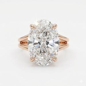 Anillo de compromiso clásico con diamante ovalado de laboratorio de 5 quilates, color DEF, claridad VS-VVS, halo oculto, banda dividida, oro macizo de 14K, banda ancha - Product Image 5