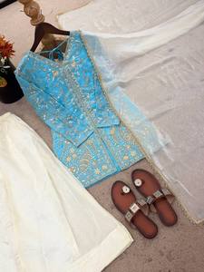 Conjunto de Kurti de Seda de Diseñador Fendi con Bordado de Lentejuelas, Palazzo y Elegante Dupatta – Ropa Étnica Festiva - Product Image 6