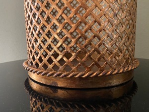 Soporte decorativo dorado con diseño de lazo para colgar esterillas de yoga y sombrillas, ayuda a que las sombrillas mojadas se secan adecuadamente. - Product Image 3