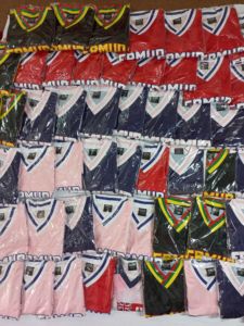 เสื้อกีฬาพิมพ์ลายแบบซับลิเมชั่นตามสั่ง-ระบายอากาศได้ดี แห้งเร็ว คอวี แขนสั้น สำหรับผู้ใหญ่ ใส่ได้ทั้งชายและหญิง เสื้อสำหรับฤดูร้อน - Product Image 5