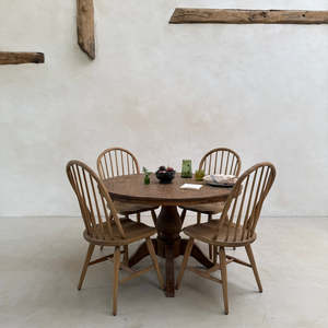 โต๊ะอาหารทรงกลมไม้สักยี่ห้อ York Reclaimed โต๊ะครัวทรงฐานไม้เนื้อแข็งสไตล์ Rustic โต๊ะอาหารทรงกลมสไตล์วินเทจแบบ Farmhouse - Product Image 1