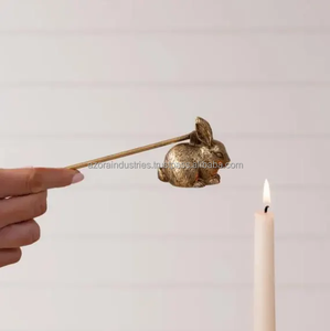 เทียนรูปกระต่ายสไตล์วินเทจทำจากทองเหลืองด้ามยาวมีเอกลักษณ์ของตกแต่งบ้านของสะสมเทียนทองเหลืองวินเทจประดิษฐ์โดย azora Industries - Product Image 3