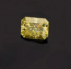 Fournisseur de diamants de laboratoire 1,5 carat Radiant Fancy Yellow VS2 certifié IGI CVD 3EX Coupe excellente pour les grossistes et importateurs de diamants - Product Image 2