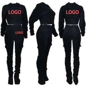 Conjunto de dos piezas para mujer 2026: Sudadera corta con logo personalizado y pantalones cargo apilados de estilo plano para invierno - Product Image 3