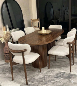 Juego de Mesa de Comedor Ovalada de Madera de Teca Sólida con Sillas Tapizadas - Diseño Moderno Escandinavo, Muebles de Comedor de Lujo para Hotel o Villa - Product Image 1