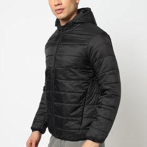 Veste matelassée en toile à capuche pour homme avec logo sur le devant - Design moderne matelassé, élégant et durable pour une utilisation en extérieur et en décontractation - Product Image 2