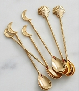 Cuillères de service élégantes en acier inoxydable plaqué or avec manches en forme de lune et de coquillage, design vintage, ensemble de couverts - Product Image 5