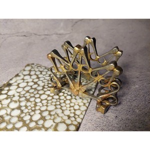Porte-serviettes moderne en métal sur pied, support décoratif de table - Product Image 5