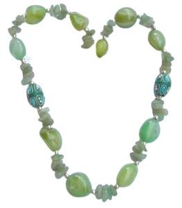 Meilleures ventes Collier à pointe de crayon en cristal de quartz avec accents dorés Bijoux de mode en perles et pierres précieuses - Product Image 6