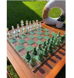 Jeu d'échecs en résine de style nordique minimaliste - Échiquier en acrylique noir et rouge brillant de 15 pouces, décoration créative pour club - Product Image 5