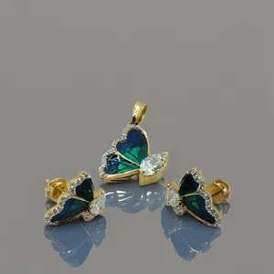 Elegante Juego de Joyería de Oro de 22K con Piedras Azules Verdes para Mujer, Aretes con Diseño de Mariposa y Colgante a Juego - Product Image 3