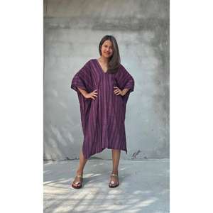 Robe Kaftan rayée violette pour femme, coupe ample, décontractée, longue, pour la plage ou comme tenue de détente - Product Image 1