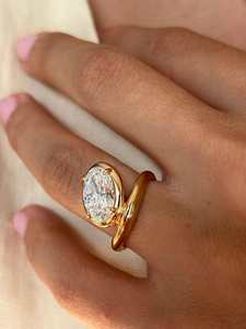 Bague de promesse unique en diamant ovale de 3,02 carats cultivé en laboratoire pour femme, en or massif 14 carats, cadeau de mariage ou de fête pour les partenaires - Product Image 5