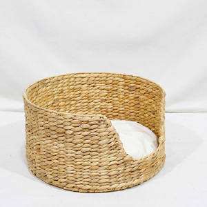 Lit pour chat rond tissé à la main avec coussin moelleux, matériau en fibre respirante, style minimaliste pour usage intérieur - Product Image 3