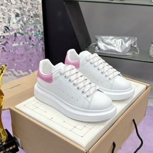 รองเท้าผ้าใบลำลองแฟชั่นดีไซเนอร์ คูตูร์ โลโก้  ทันสมัย คุณภาพสูง หลากหลายรุ่น หนังวัว  แบบผูกเชือก - Product Image 1