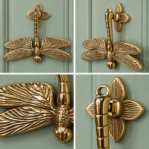 Timbre de puerta con diseño de libélula en tono bronce dorado con detalles intrincados y base floral decorativa para una entrada elegante - Product Image 6