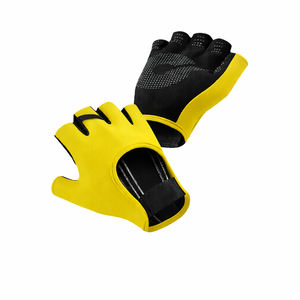 Guantes de Gimnasio Personalizados para Levantamiento de Pesas, Medios Dedos, con Agarre Antideslizante en la Palma y Correa de Velcro en la Muñeca para Entrenamiento - Product Image 4