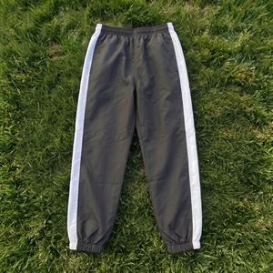 Veste coupe-vent unisexe personnalisée en nylon imperméable et léger pour l'été, tenue de sport, combinaison de pluie - Product Image 5