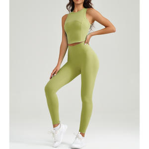 Ensemble deux pièces personnalisé avec logo pour femme : haut zippé à manches longues et leggings taille haute – Tenue de sport et de gym - Product Image 1