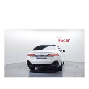 BMW Série 5 520i M Sport 2023, 27 882 km, boîte automatique, sièges en cuir, conduite à gauche, avec caméra de recul - Product Image 4