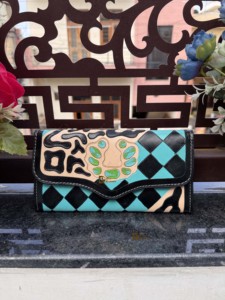 Cartera de Cuero Tallada a Mano de Alta Calidad con Diseño de Caramelo, Estilo Vintage, Impermeable, de Moda, en Oferta - Product Image 1