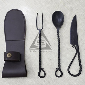 Ensemble de couverts en acier au carbone forgé à la main, durable et de haute qualité - Couverts de camping légers et durables avec couleur personnalisée - Product Image 5