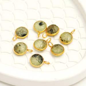 Colgante de prehnita natural tallado a mano con forma de flor, plata de ley 925, amuleto de prehnita para la fabricación de joyas, venta al por mayor, 11 mm - Product Image 1