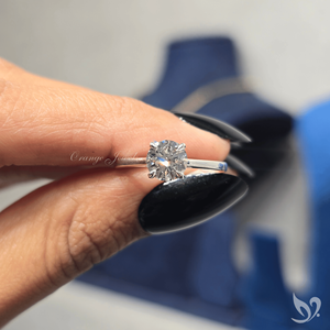 Bague de fiançailles minimaliste solitaire en or blanc 10 carats avec diamant de laboratoire rond de 1 carat certifié IGI, idéale pour un cadeau d'anniversaire de mariage - Product Image 5