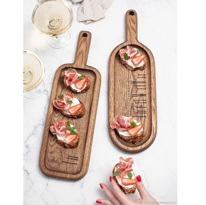 Plateau de service rectangulaire en bois massif, design minimaliste, finition polie, pour plats de fête par Curio Craft - Product Image 4
