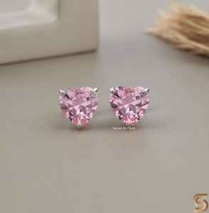 Pendientes de diamantes con forma de corazón rosa, diseño de joyería romántica elegante para mujer, estilo de regalo de lujo para el día a día con brillo brillante - Product Image 1
