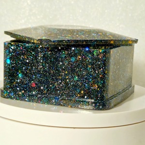 ILAHI's Eco-Friendly Handmade Resin <b>Mold</b> <b>Hand</b> Modeled Modern Christmas Wedding Feng Shui Design Soft Interior Delicate Home - Product Image 2