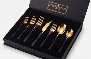 Ensemble de couverts de luxe Noir Or bicolore, manche noir mat, tête en acier inoxydable plaqué or PVD, idéal pour hôtel, restaurant et réceptions - Product Image 2