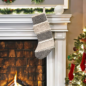 Calcetín Navideño Tejido a Mano con Decoración de Punto - Product Image 1