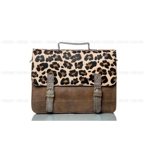 LW กระเป๋าสะพายหนังแท้สำหรับผู้ชาย, กระเป๋ากีฬาสะพายข้างขนาดมินิคาดอกออกแบบโลโก้ได้ตามต้องการ - Product Image 3